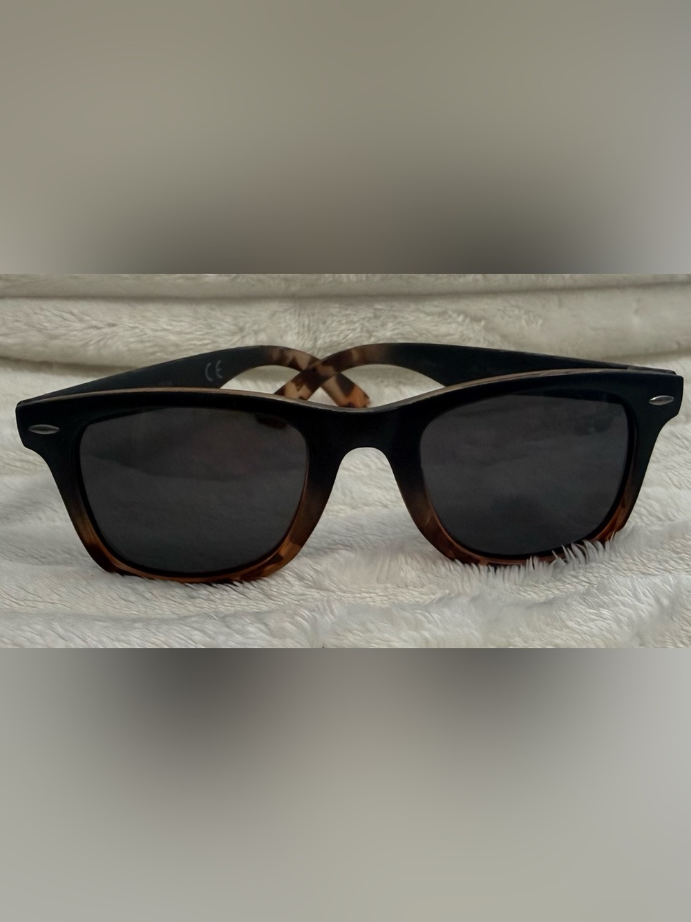 Classic Wayfarer Style Sunglasses - Black and Tortoiseshell